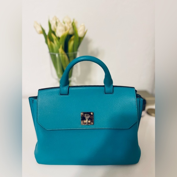 Limited edition style and color MCM bag - Picture 3 of 10